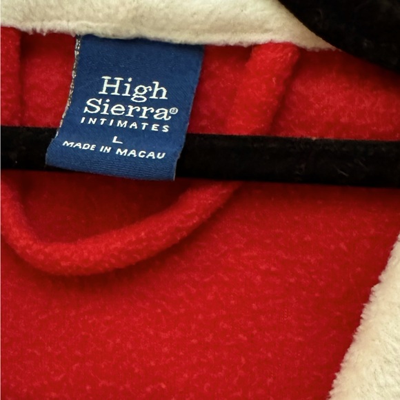 Red fleece Robe with White Collar & Snowflake/Snowman Design - Lrg - Picture 9 of 10